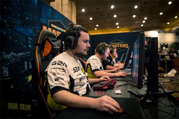 强队时的4 强队时的4